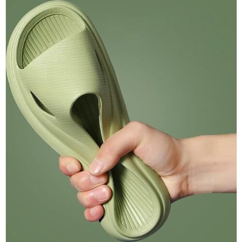 Two Boats Men's Slippers