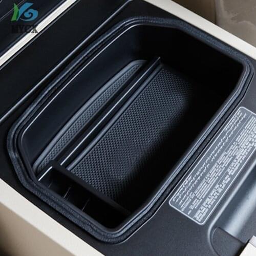 Non-Slip Mat In Central Armrest Container Holder Stowing Box For toyota Land Cruiser 200 FJ 200 Accessories 2004-2016