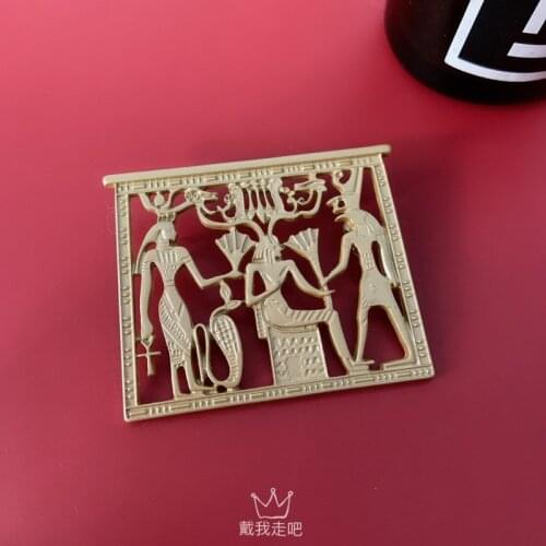 Vintage Brooch Female Egyptian Embossed Palace Hollow Gold Metal Portrait Brooches Exquisite Coat Pins