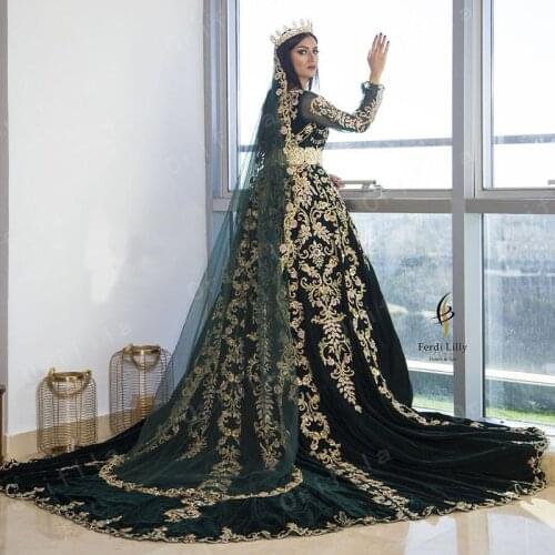 Middle East Arabic Dubai Prom Dresses A Line Green 2021 Gold Applique Formal Evening Party Gowns Velvet Aso Ebi Party Wear