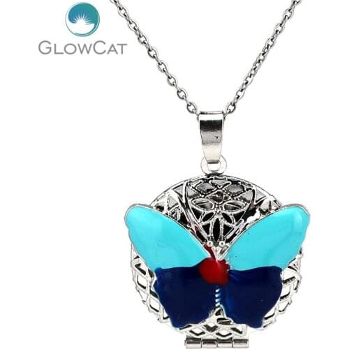 K1081 Silver Enamel Butterfly Round Refill Pad Pendant Locket Aroma Essential Oil Diffuser Locket Necklace