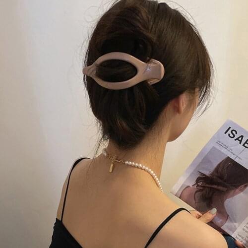 French Retro Claw Clip for Women 3 Color Oval Round Hollow Acrylic Barrette Stylish Hairpins Ponytail Hair Claws For Girls