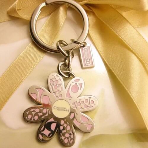 Fashion Creative Boutique Charm Keychain Silver Petals European and American Classic Keychain Couple Bag Pink Sunflower Keychain