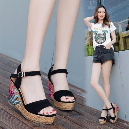 Womens shoes 2021 summer new style Korean fashion lame buckle student platform sandals