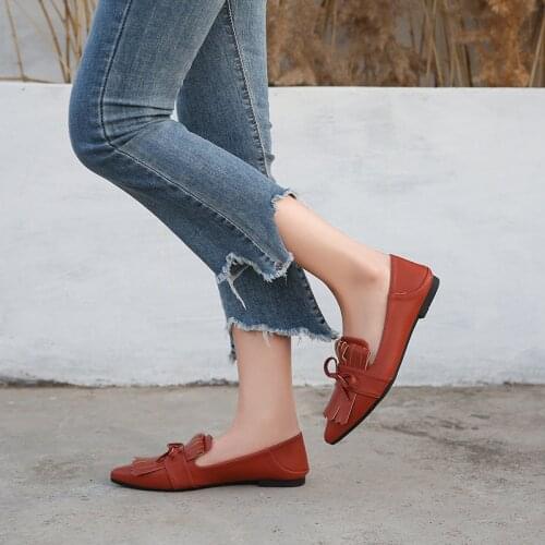 Ladies Flat Shoes Women Street Fashion Tassel Flat Shoes Ladies Casual Pointed Toe Shoes Womens Female Shoes Large Size 36-46