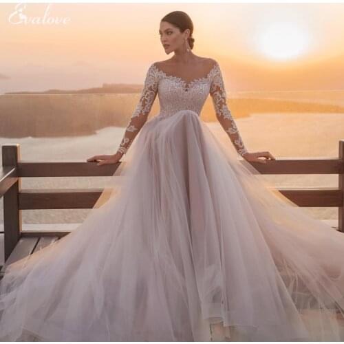 EVALOVE Elegant Scoop Neck Full Sleeve Customized A-Line Wedding Dress Gorgeous Appliques Tulle Court Train Vintage Bridal Gown