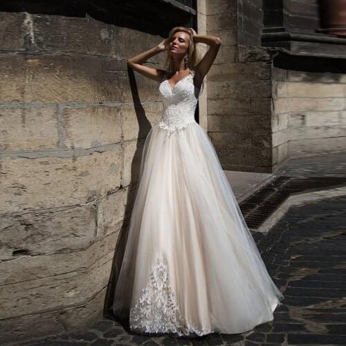 V-neck Top Lace Keyhole Back Tulle Wedding Gowns robe de mariee Sweep Train Appliqued A-line Wedding Dress 2020