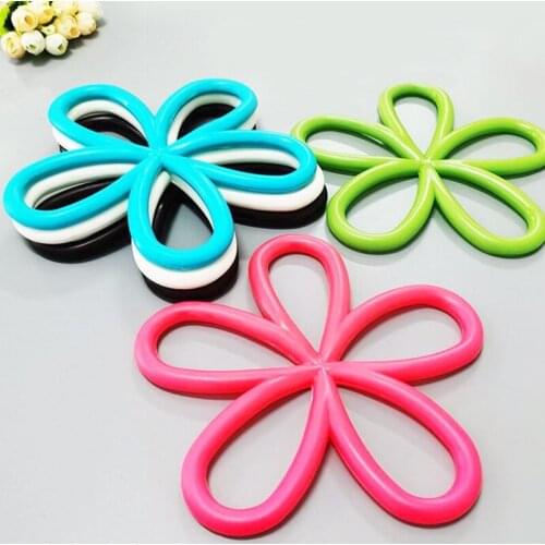 Plum Multifunction Anti-Scalding Creative Flower Shape Non-Slip Mats Waterproof Insulation Mat Placemat Home Desktops Tray Mat
