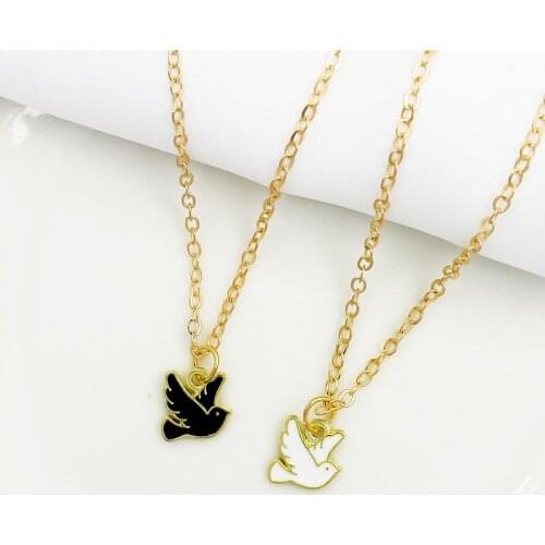 Black and White Peace Dove Pendant Necklace Simple fashion animal bird Necklace Pigeons flying chain