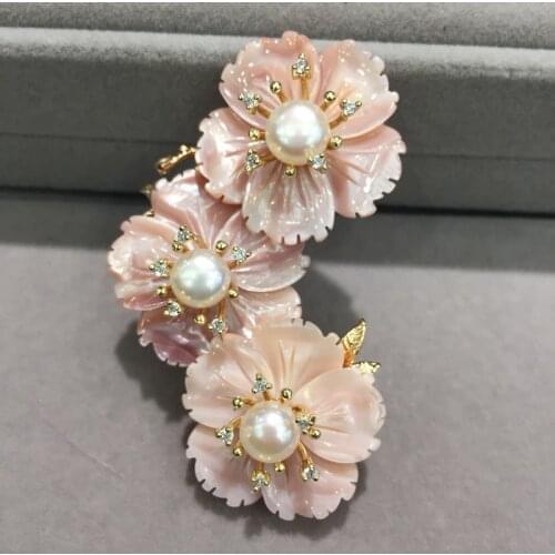 Romantic 3 flowers natural sea shell flower brooch pins with freshwater pearl pink flower cherry blossom fashion women jewelry