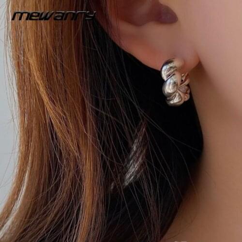 MEWANRY Prevent Allergy 925 Sterling Silver Hoop Earrings for Women Fashion Simple Glossy Twist Design Party Jewelry Ear Buckle