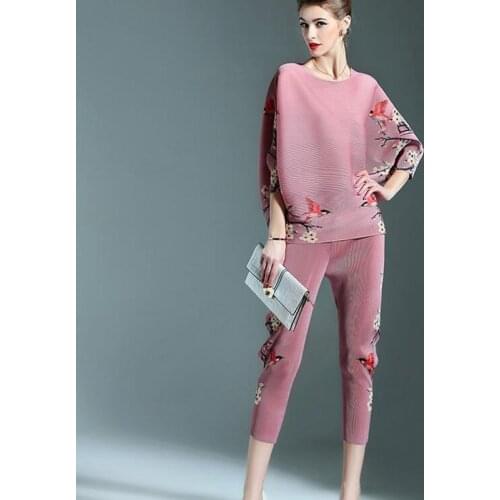 Womens two-piece autumn dress new fashion two-piece pleated printed temperament round neck shirt loose pants