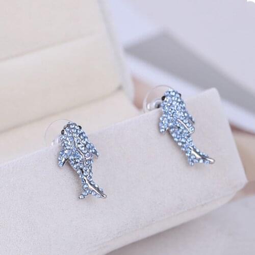 Inlaid Light Blue Sparkling Gem Exquisite Small Shark Stud Earrings For Women Classic Cute Animal Ear Jewelry Good Gift