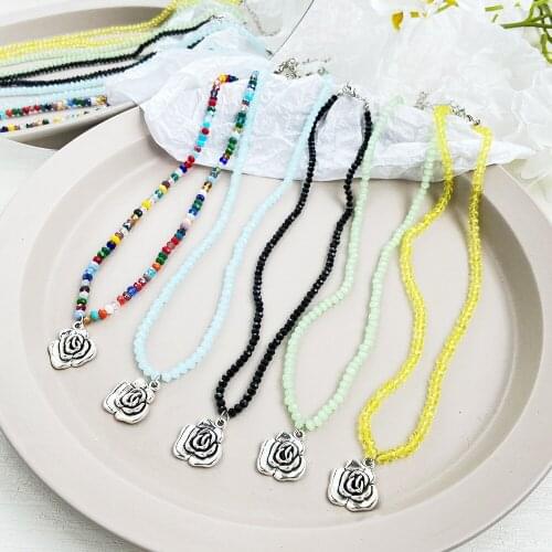 Trendy Silver Color Roses Flower Pendant Necklace Women Fashion Colored Beads Short Neck Clavicle Chain Choker Necklaces