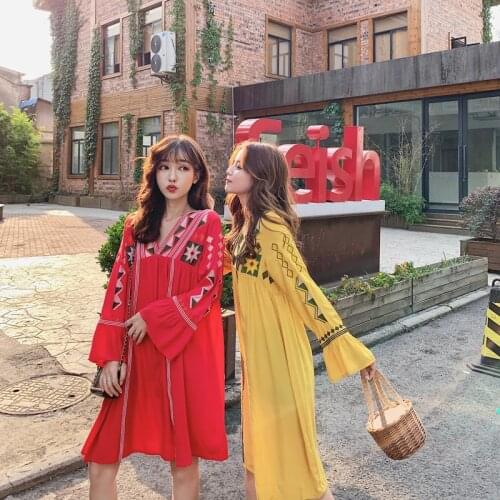 Retro National Style Embroidery Holiday Beach Dress Temperament V Neck Waist Show Thin Big Pendulum Dress