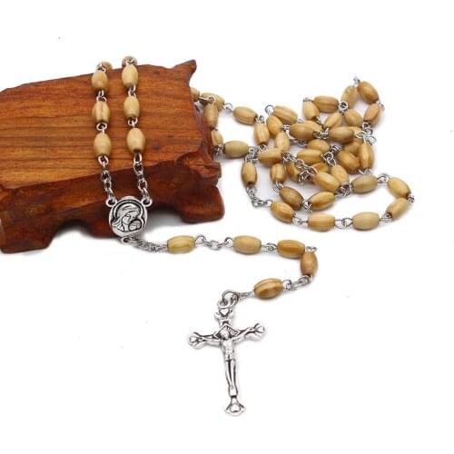 Natural Pine Wooden Oval Rosary Beads Necklace Handmade Virgin Mary Cross Hanging Pendant Necklace Religious Prayer Jewelry Gift