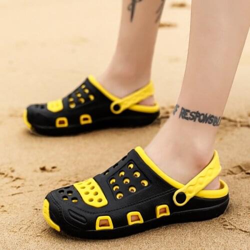 Sandals and Slippers 2020 Couple fashion Mens Outerwear Sandals Anti-Slip Soft Outdoor Sandals
