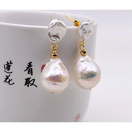 Vintage ladies pearl earrings, white natural baroque pearls, womens gold earrings, short earrings, ladies earrings