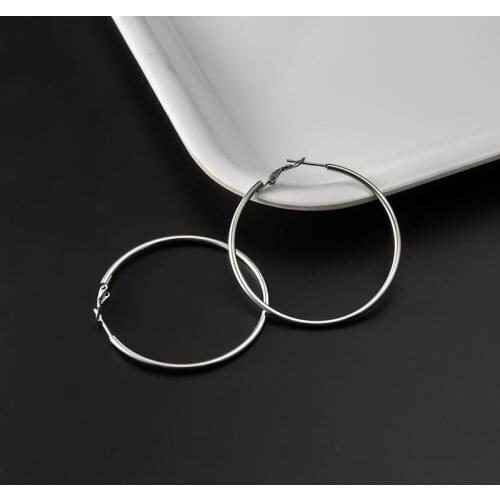Fashion Hoop Earrings Dangel Stud Earrings Big Simple Round Design Tragus Piercing for Women Girls Ear Jewelry Gift Accessories