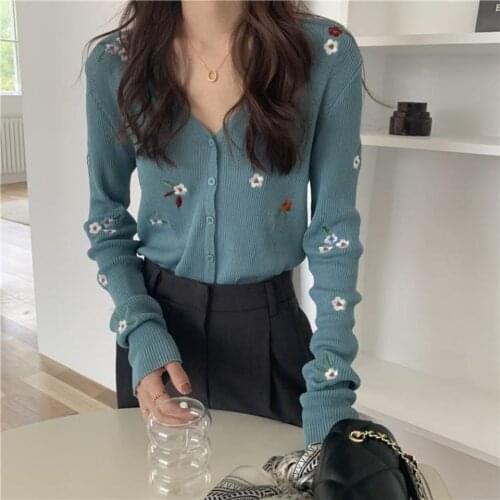 Womens Knitted Cardigan V Neck Vintage Embroidery flowers Long Sleeves Thin Tops Wholesale 2021 New Fashion Female Clothing