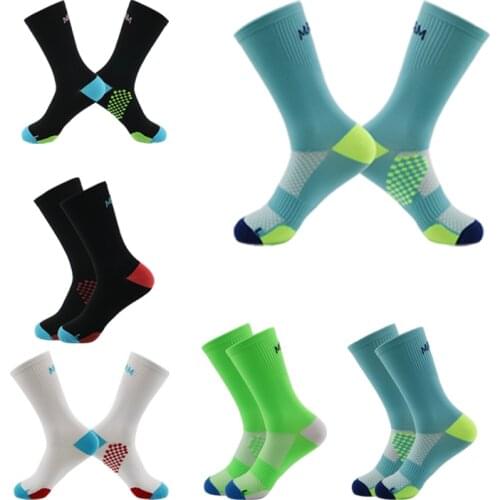 4 Pairs Brand New Breathable Sports Socks Running Socks Men and Women Anti Slip Socks