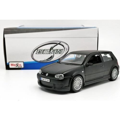 Maisto 1:24 VW Golf R32 Black Diecast Model Car
