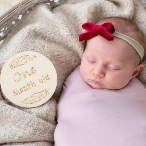 13 pcs/set baby milestone cards 10 cm laser engraved discs Baby shooting props Newborn gifts