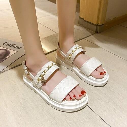 2021 New Leisure Summer Women Sandals Solid Fashion Buckle Strap Back Strap Wedges Word Deduction Chain Med Thick Bottom Sandal