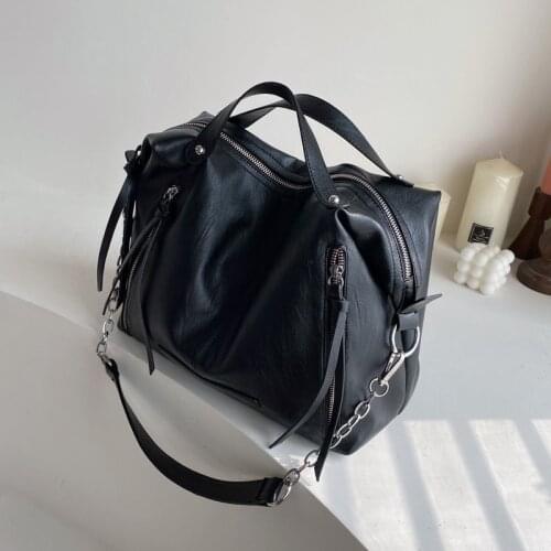 Women handbag Large Capacity Chain design ladies Shoulder bag Motorcycle bag pu leather female crossbody bags big totes bolsa