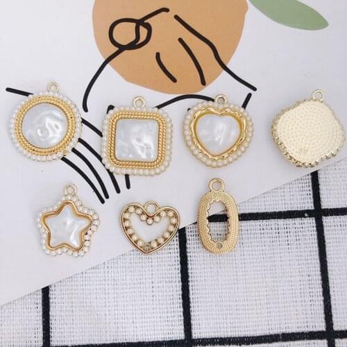 Elegant Alloy Inlaid Pearl Pendant Geometric Love Star Shaped Small Charms Women Jewelry Party Gift Necklace Accessories
