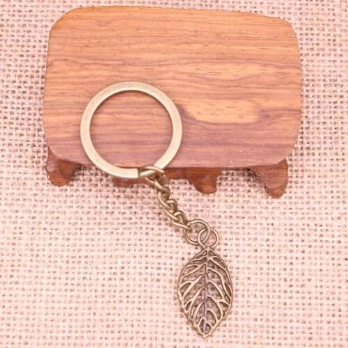 New Fashion Keychain 32x16mm tree leaf Pendants DIY Men Jewelry Car Key Chain Ring Holder Souvenir For Gift