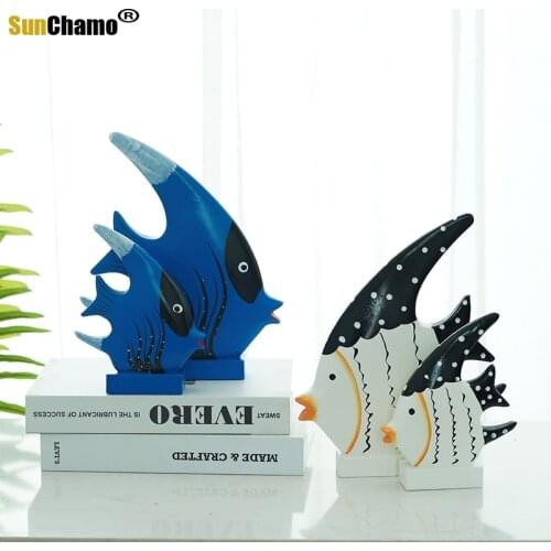 Mediterranean Style Wooden Marine Set of Two Fishes Home Bar Table Decoration Ornaments Hand-painted Crafts