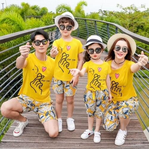 2020 Summer Family Matching Outfits Holiday Causal Travelling Mother/Father/Kid Sets T shirt+Shorts Couples Matching Clothing