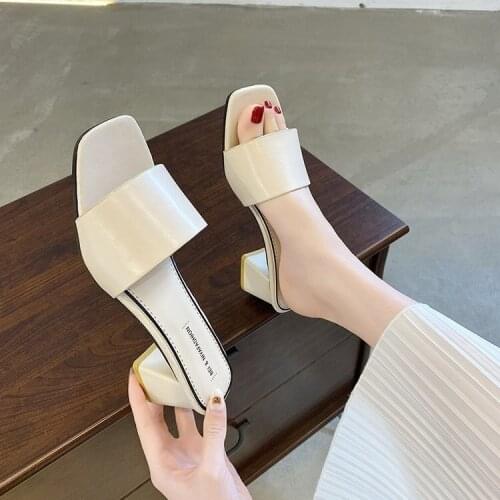 Slippers for women to wear high-heeled one word Korean holiday summer fashion thick heeled sandals