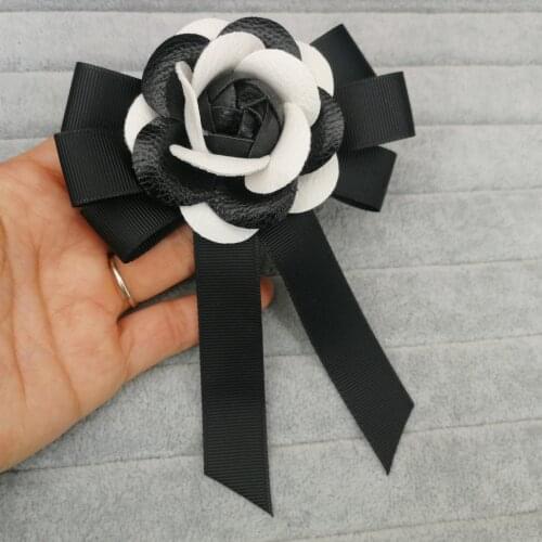 Fashion Genuine Leather Camellia Flower Bow Brooches for Women Big Size Ribbon Bowknot Brooch Pins Clothing Jewelry Accessories