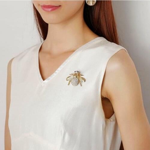 Fashion High Quality Rhinestone Animal Brooches Jewelry Lovely Alloy Bee Crystal Brooches Pins Accessories for Women Gifts