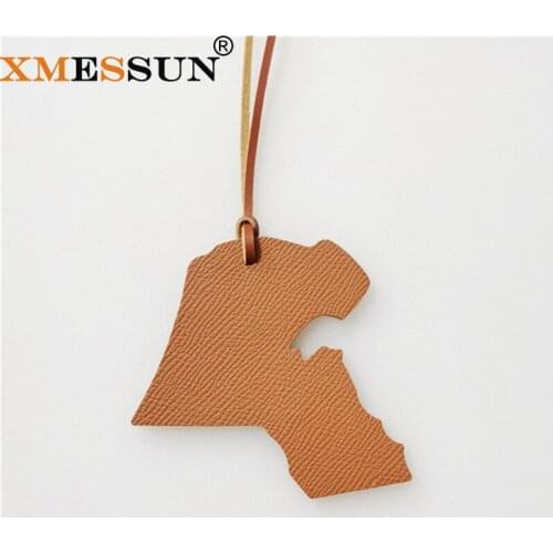 2020 New Wholesale Custom Made Fashion Genuine Natural Real Leather Kuwait Map Keychain Pendant Women Bag Charms
