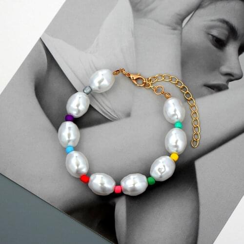 JUST FEEL Trendy New Baroque imitation Pearl Bracelet For Women Elegant Color Handmade Beaded Bracelet Personality Jewelry Gift