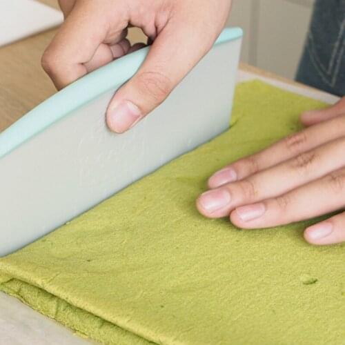 9 Inch Multifunctional Food Grade PP Plastic Cake Cutter Pizza Butter Scraper Knife Non-Slip Handle With Scale Pastry Cutter