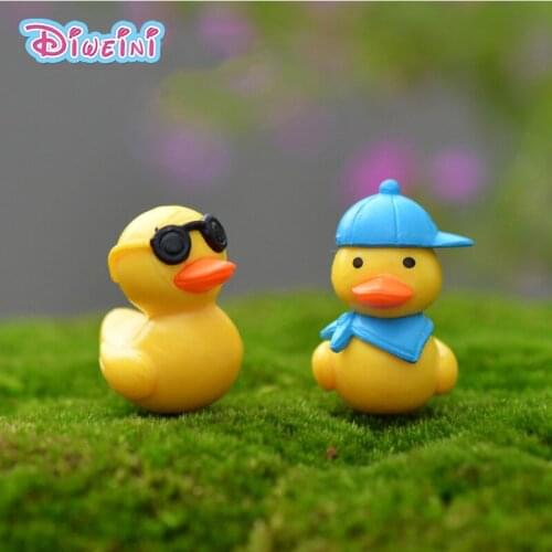 Mini Size Traveling Duck Figures Cartoon Farm Animal Chicken model Miniature Figurine Girl Boy toys baby Pet toy home decoration