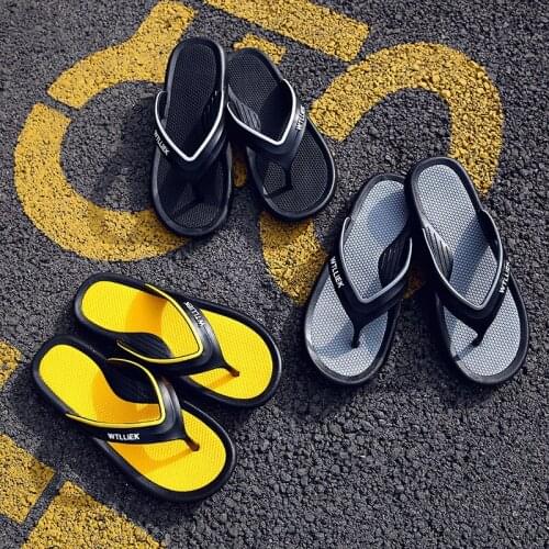 Flip-flops Mens New 2021 Fashion Flip-flop Sandals Slippers Summer Wear-resistant Non-slip Flat Heel Mens Casual Beach Shoes