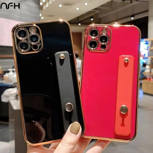 Luxury Plating Wrist Strap Phone Holder Case For iPhone 11 Pro 12 Mini XR Xs Max SE2 6 6S 7 8 Plus Soft Bumper Shockproof Cover