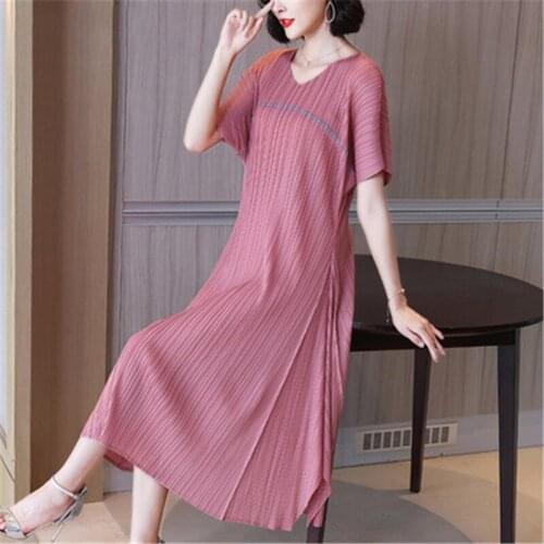 Mother wear Miyake fashion loose large size fat mm comfortable dress summer 2021 new female over-the-knee mid-length dress women