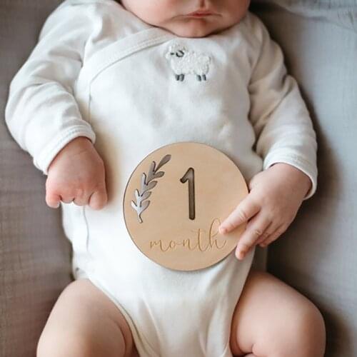 12 Pcs Baby Monthly Milestone Discs，Customized Wooden Baby Markers，Engraved Wooden Monthly Milestone Plaques Set Custom Gift