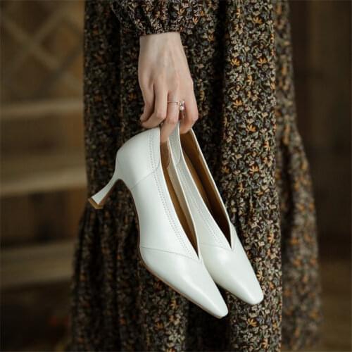 2021 Spring New Women Pumps Small Square Toe Thin Heels High (5cm-8cm) Fashion and Retro Genuine Leather V-mouth Womens Shoes