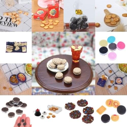 1/12 Scale Dollhouse Miniature Cookies Mini Chocolate Snacks Cookie Jar Pretend Play Food for Doll House Kitchen Toy Accessories