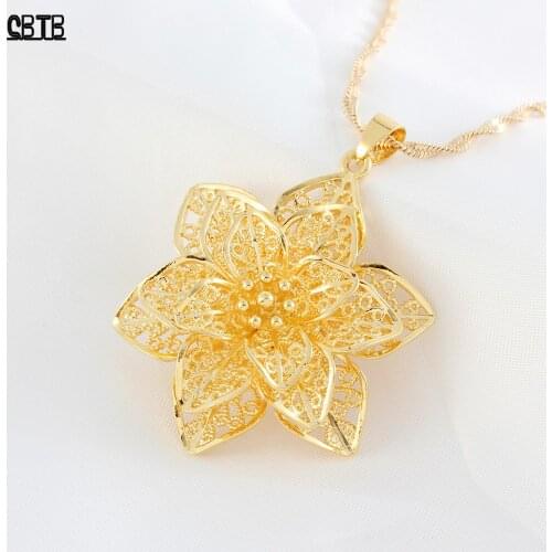 Arabian Woman Exquisite Flower-shaped Gold Pendant Necklace Muslim Islamic Luxury Jewelry Wedding Holiday Gift Womens Necklace