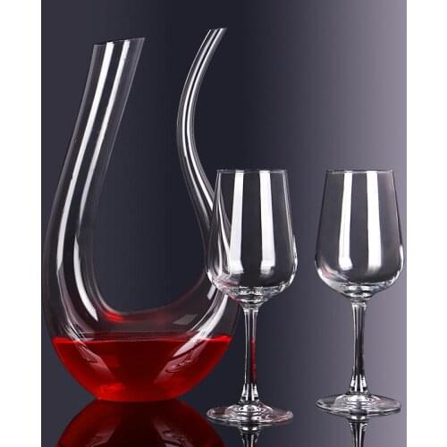 Lead-free crystal decanter U-shaped glass wine decanter is a quick dispenser for European and American wines