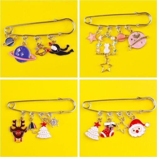 Color Christmas Swing Pin Giraffe Elk Christmas Tree Space Snowflake Christmas Shoes Santa Snowman Brooch Planet Cat Metal Pins