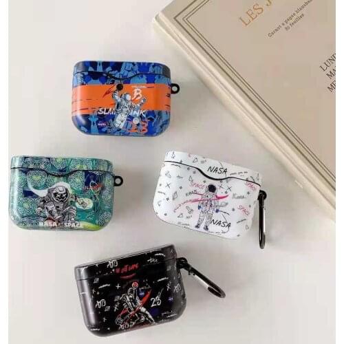 The new soft shell headset case is suitable for Sony WF-1000XM3 Astronaut Space Bear Bluetooth headset protective case